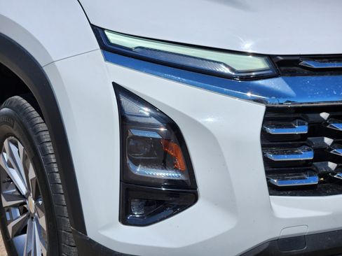 Used 2025 Chevrolet Equinox LT w/ Convenience Package II AWD/4WD image 6