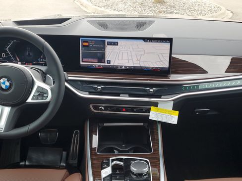 New 2026 BMW X5 xDrive40i w/ M Sport Package AWD/4WD image 22