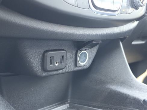 Used 2023 Chevrolet Traverse LT FWD image 29