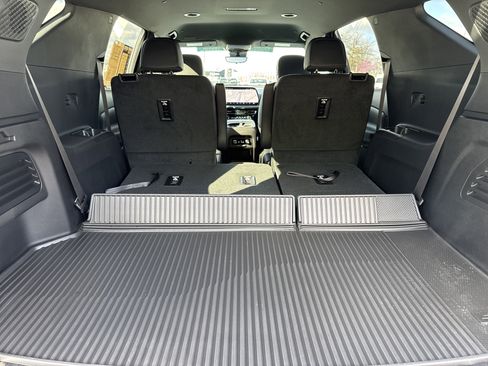 Used 2026 Chevrolet Traverse LT w/ Driver Confidence Package image 33