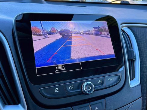 Used 2024 Chevrolet Malibu LT image 19