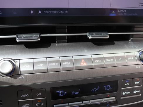 Used 2024 Hyundai Kona Limited FWD image 25