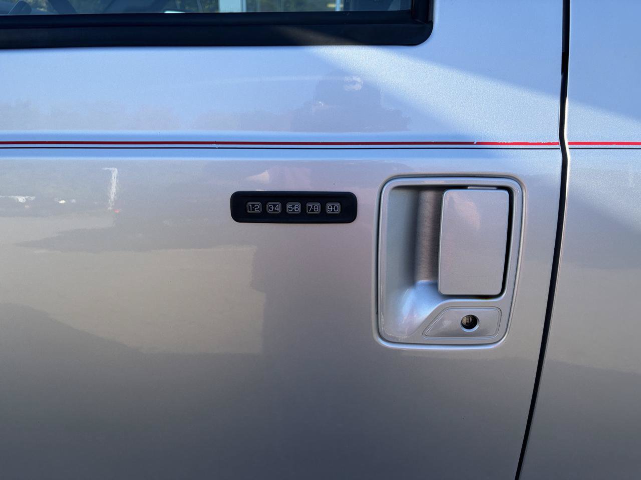 Used 2011 Ford F350 Lariat w/ Lariat Ultimate Pkg AWD/4WD image 15