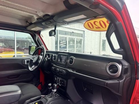 Used 2020 Jeep Wrangler Unlimited Sahara image 12