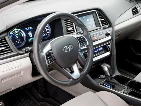 Used 2018 Hyundai Sonata SE FWD image 11