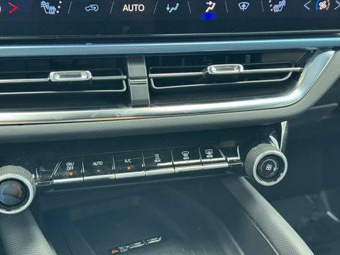 Certified 2025 Chevrolet Equinox EV LT w/ Convenience Package image 18