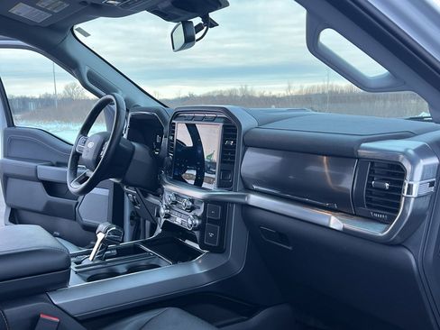 Used 2021 Ford F150 Lariat image 32