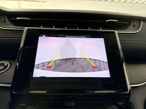 Used 2023 Jeep Grand Cherokee L Laredo image 19