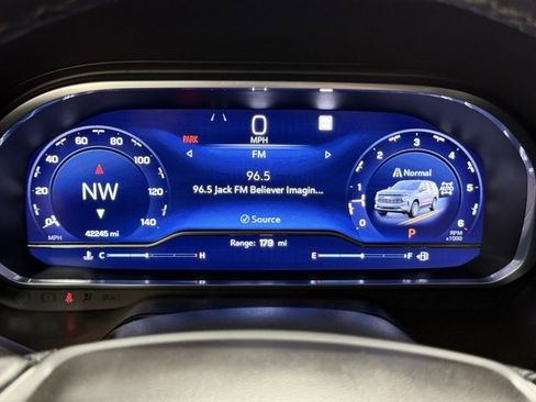 Used 2022 Chevrolet Tahoe Z71 w/ Luxury Package image 37