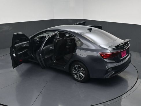Used 2022 Kia Forte LXS FWD image 22
