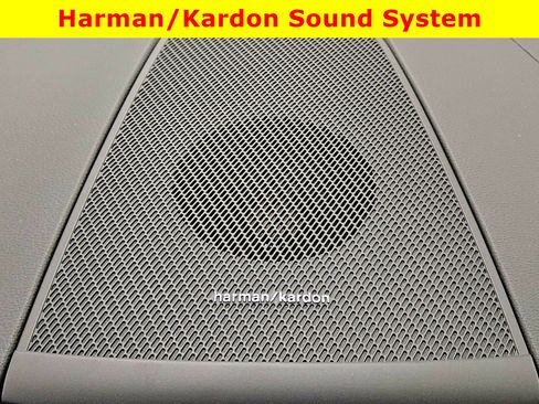 Used 2025 Volvo XC60 T8 Ultra w/ Protection Package Premier image 30