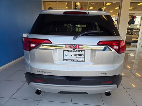 Used 2019 GMC Acadia SLT w/ LPO, Floor Liner Package FWD image 7