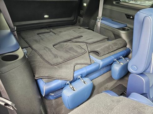 Used 2026 Cadillac Vistiq Premium Luxury image 13