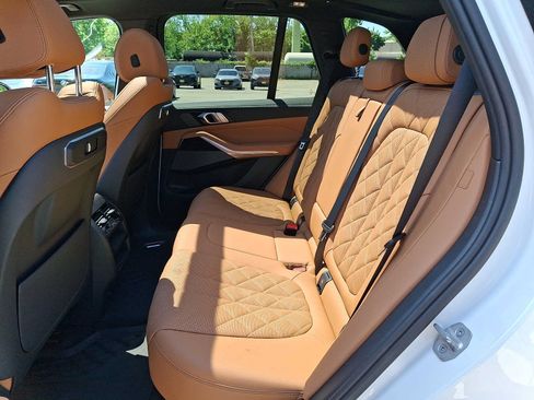 Used 2024 BMW X5 xDrive50e w/ M Sport Package AWD/4WD image 8