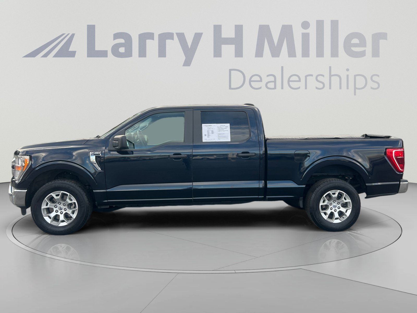 Used 2022 Ford F150 XLT AWD/4WD image 2