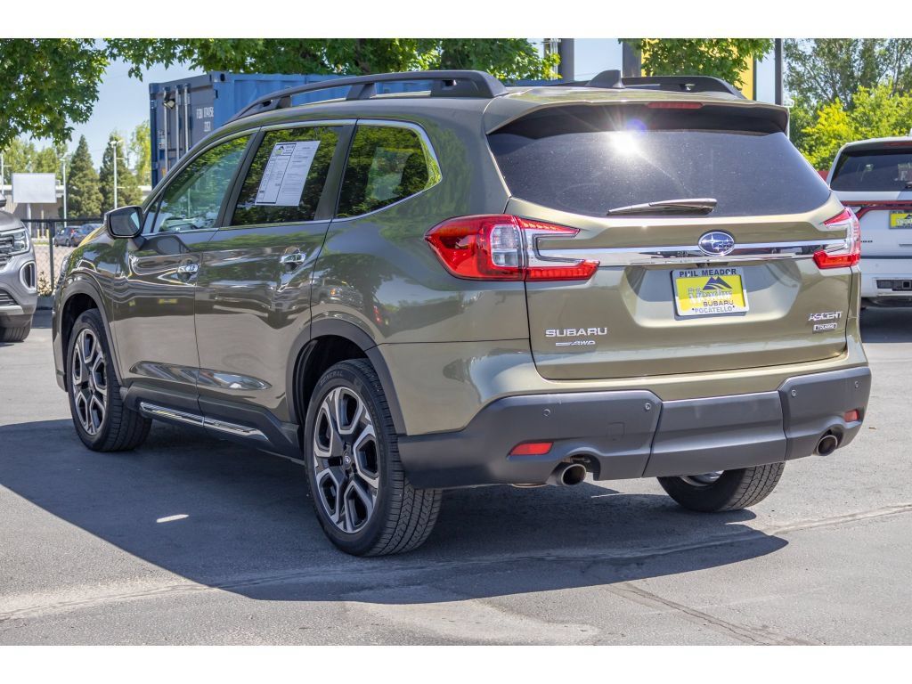 Used 2023 Subaru Ascent Touring AWD/4WD image 5
