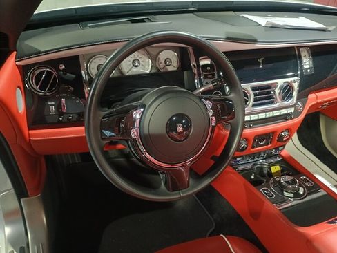 Used 2018 Rolls-Royce Dawn RWD image 15
