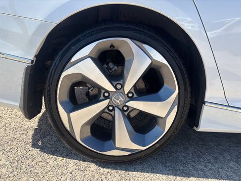 Used 2018 Honda Accord Touring image 27