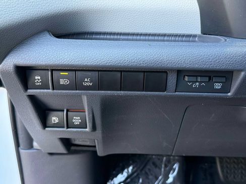Used 2022 Toyota Sienna Limited AWD/4WD image 34
