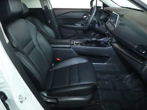 Certified 2023 Nissan Rogue SV w/ SV Premium B Package AWD/4WD image 35