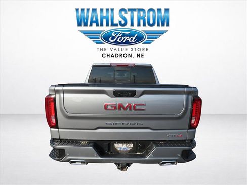 Used 2023 GMC Sierra 1500 AT4 w/ AT4 Premium Package AWD/4WD image 4