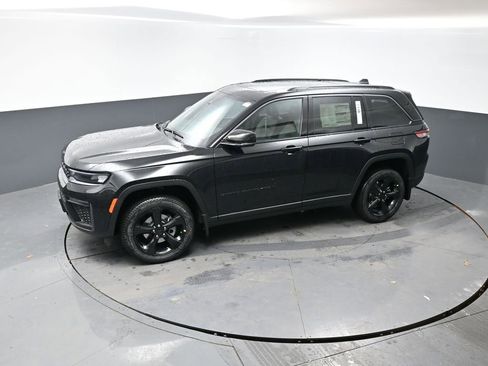 New 2026 Jeep Grand Cherokee Limited w/ Limited Altitude Package AWD/4WD image 33