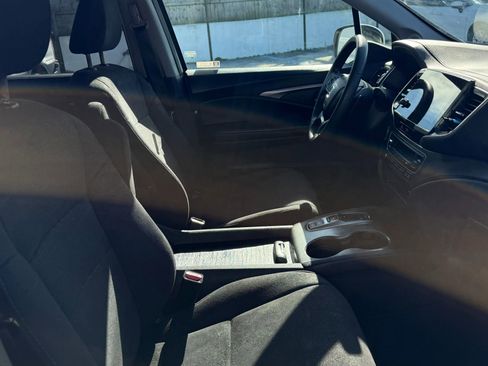 Used 2021 Honda Pilot EX image 24