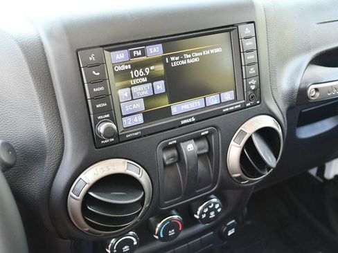 Used 2018 Jeep Wrangler Sport AWD/4WD image 50