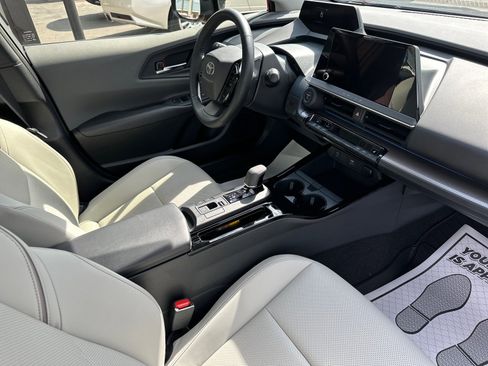 Used 2024 Toyota Prius XLE AWD/4WD image 29
