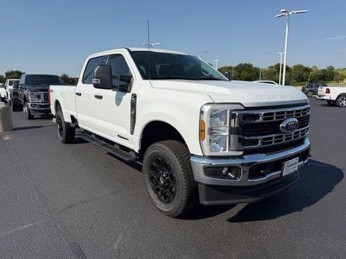 Used 2026 Ford F250 XLT AWD/4WD image 3