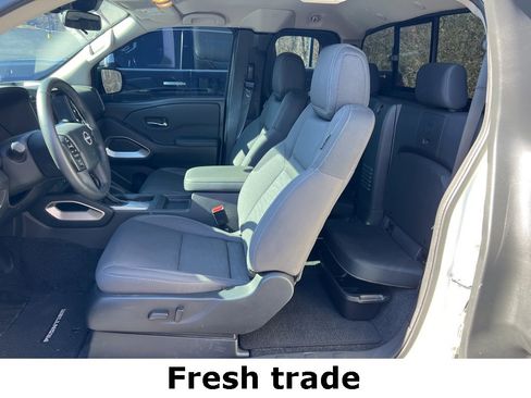 Used 2024 Nissan Frontier SV w/ SV Convenience Package image 6