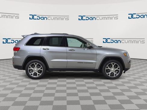 Used 2019 Jeep Grand Cherokee Limited w/ Trailer Tow Group IV AWD/4WD image 9