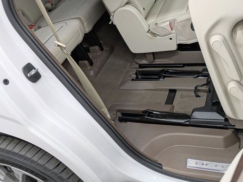 Used 2021 GMC Yukon Denali w/ Denali Premium Package image 22