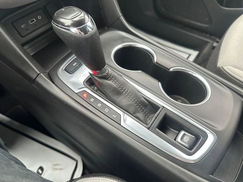 Used 2020 Chevrolet Equinox LS w/ LS Convenience Package image 16