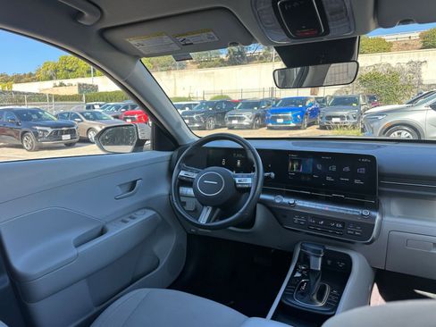 Used 2025 Hyundai Kona SEL image 34