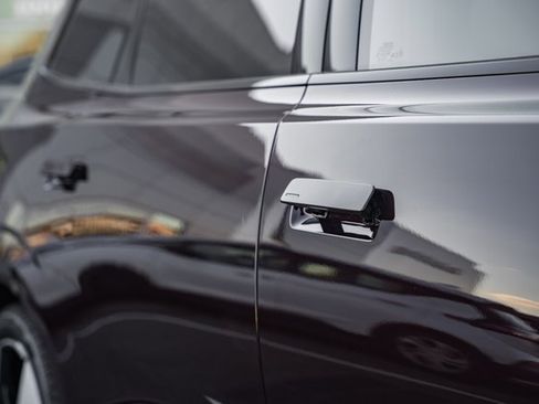 New 2025 Volvo EX90 Ultra w/ Protection Package Premier image 13