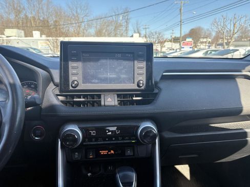 Used 2019 Toyota RAV4 XLE w/ Convenience Package image 17