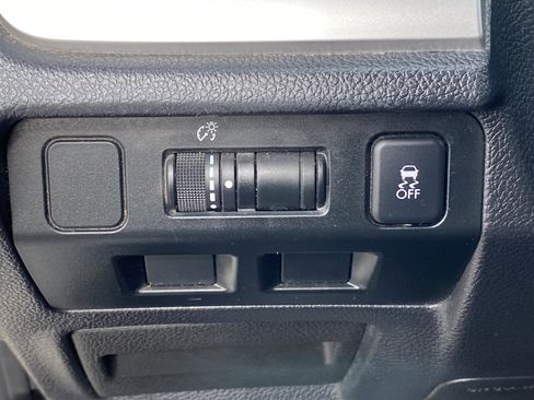 Used 2016 Subaru Crosstrek 2.0i Premium image 14