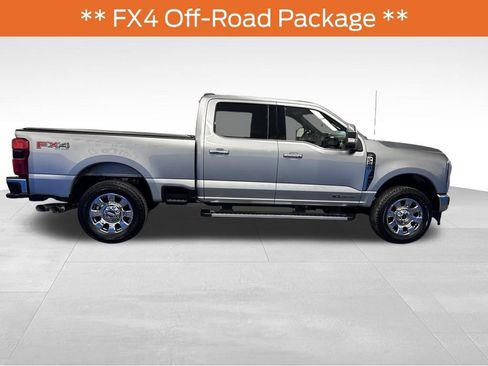 Certified 2024 Ford F250 Lariat w/ Chrome Package image 5
