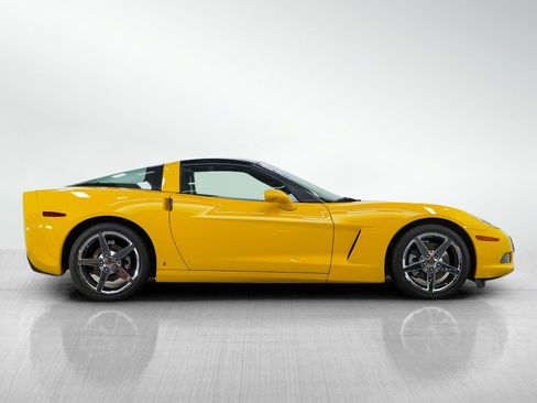 Used 2007 Chevrolet Corvette Coupe w/ Preferred Equipment Group RWD image 6