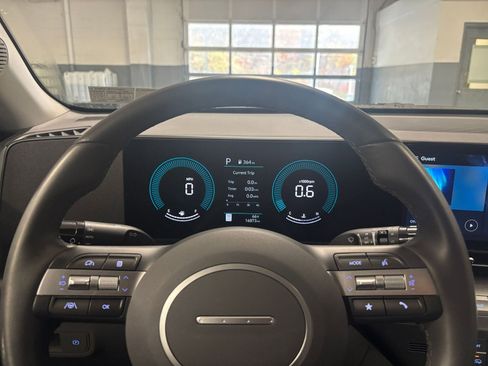 Used 2025 Hyundai Kona SEL image 28