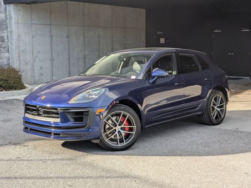 Certified 2026 Porsche Macan S AWD/4WD image 1