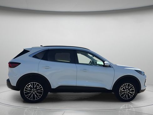 New 2026 Ford Escape SE image 35