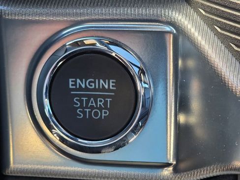 Used 2025 Ford F150 Lariat w/ Equipment Group 502A High image 15