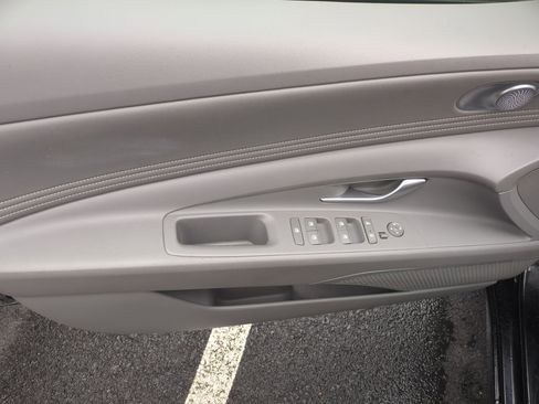 Used 2023 Hyundai Elantra SEL w/ Convenience Package image 21