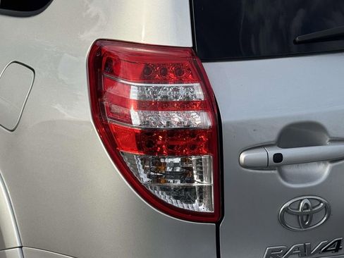 Used 2011 Toyota RAV4 Limited w/ Limited Extra Value Pkg AWD/4WD image 13