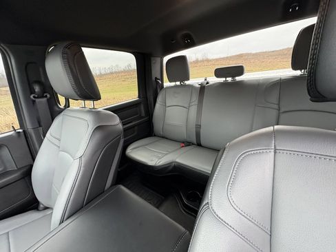 Used 2024 RAM 2500 Tradesman w/ Chrome Appearance Group image 36