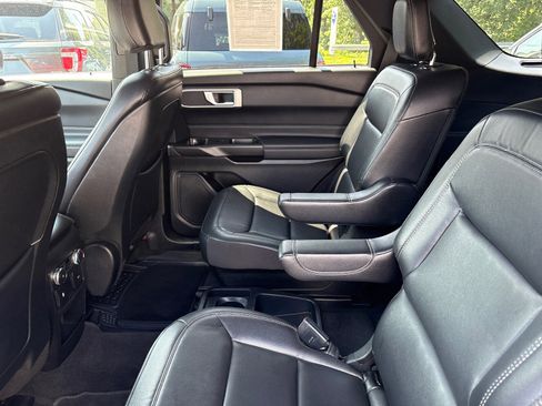 Used 2020 Ford Explorer XLT w/ Equipment Group 202A image 24
