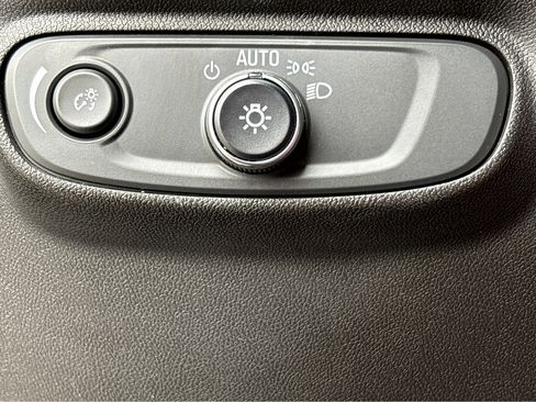 Used 2022 Chevrolet Equinox LS w/ LS Convenience Package image 10