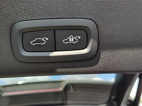 New 2026 Volvo XC40 B5 Core w/ Climate Package image 29